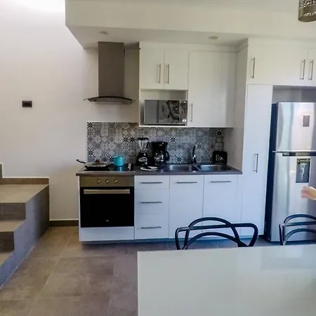 Brand New Two Br Penthouse With A Private Roof Patio! Totally Equipped.